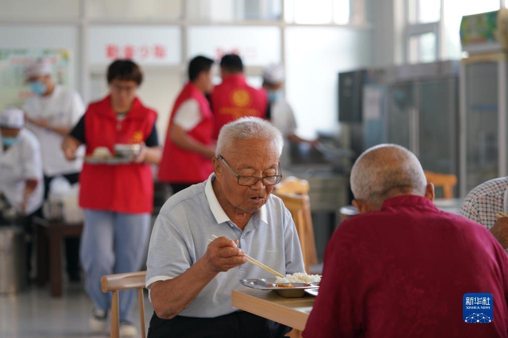 靠近太阳游戏